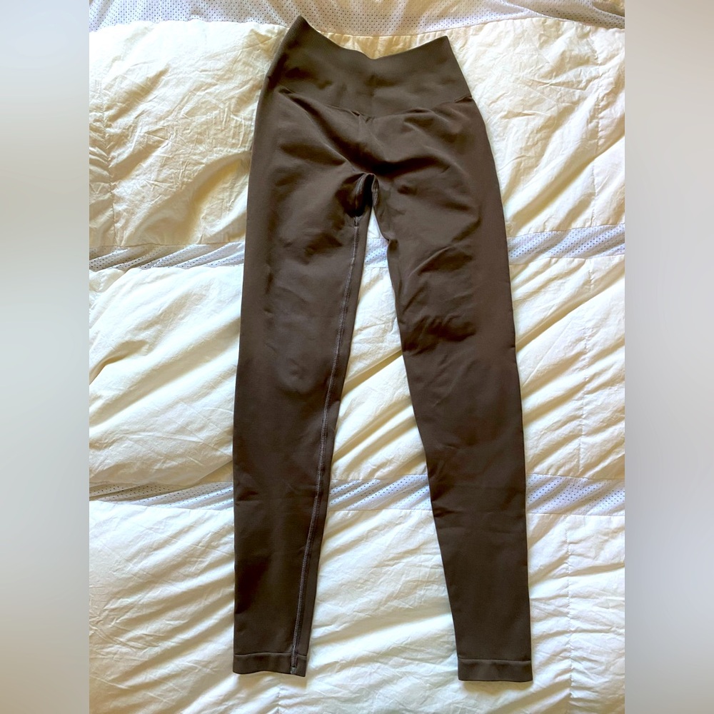 Alphalete Amplify Brown Leggings